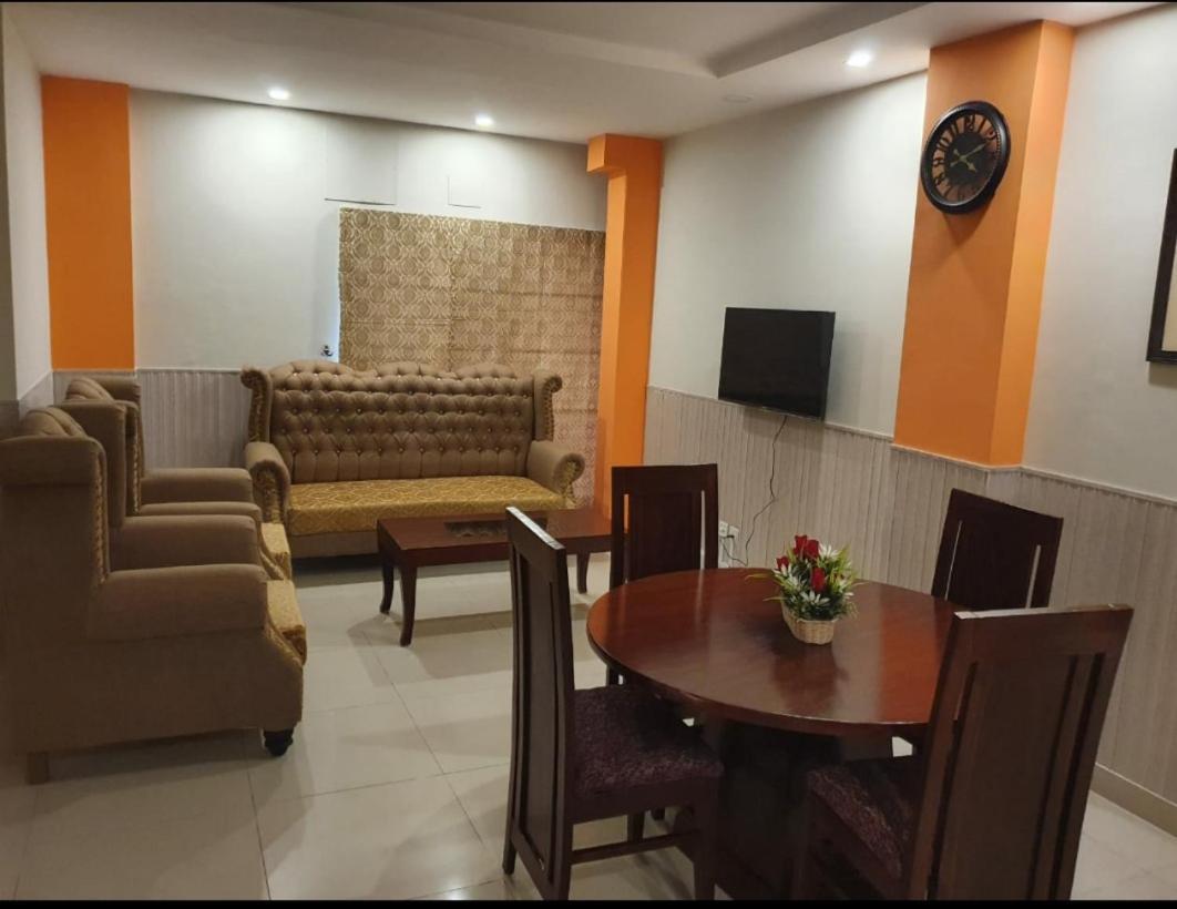 Hak Mall Suites And Apartments Rawalpindi Exterior photo