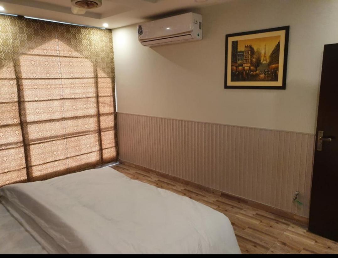 Hak Mall Suites And Apartments Rawalpindi Exterior photo